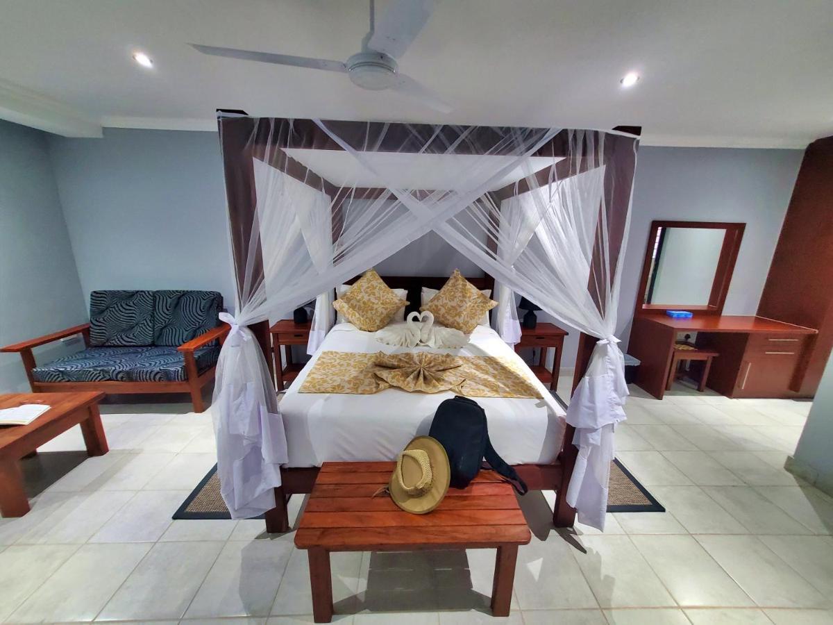 Tlou Safari Lodge Касане Екстер'єр фото