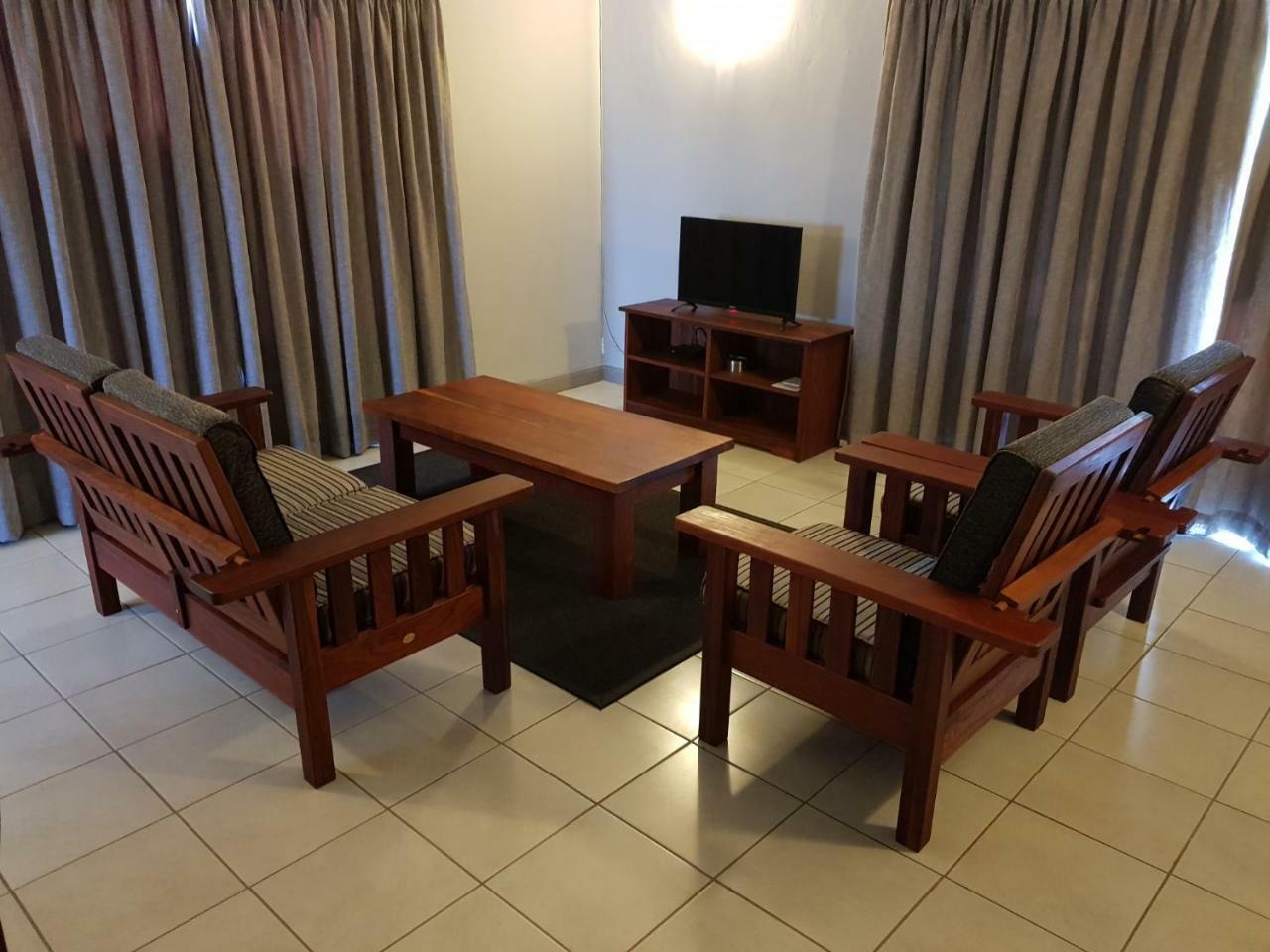 Tlou Safari Lodge Касане Екстер'єр фото