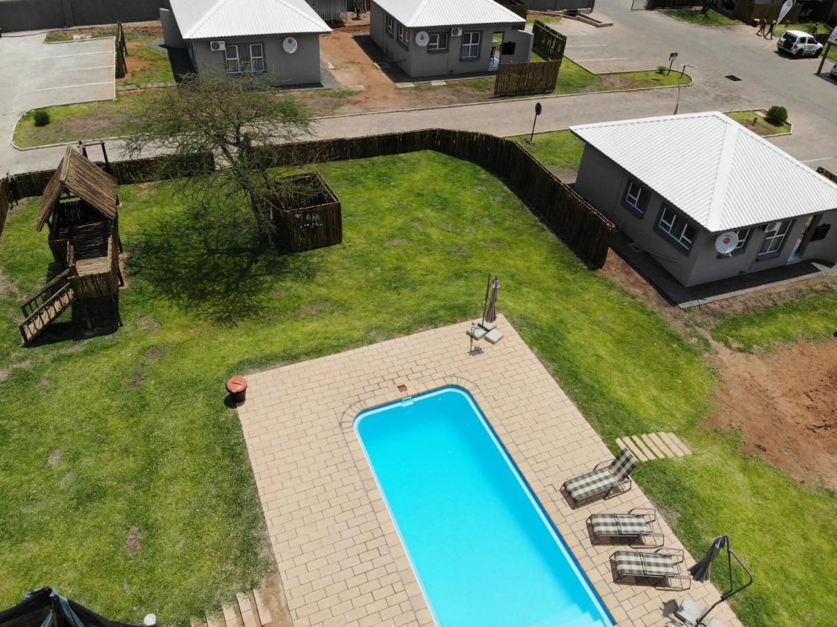 Tlou Safari Lodge Касане Екстер'єр фото